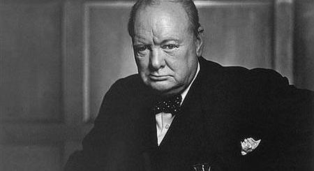 Churchill régi arany WC-je miatt állt bíróságra három férfi