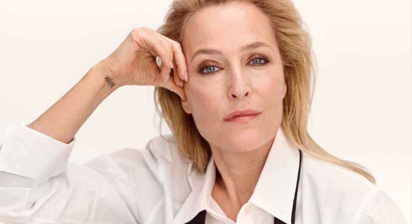 Gillian Anderson egy igazi ikon, aki kiáll az 50 feletti nőkért – csodálatra méltó dolgokat tesz a mindennapokban