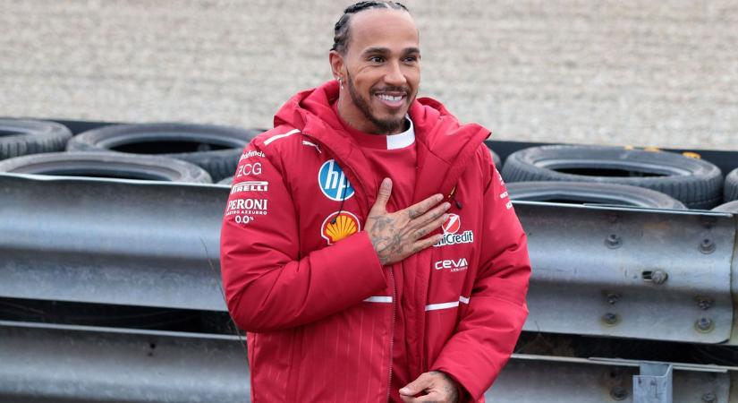 „Nem fogok beférni az autóba" - Lewis Hamilton fél, hogy kihízza a Ferrarit