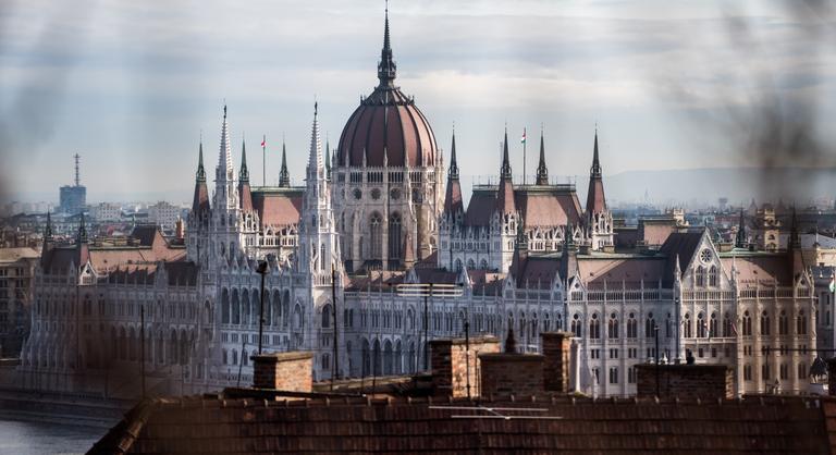 Úgy szóltak be Orbán Viktornak, hogy ott sem volt