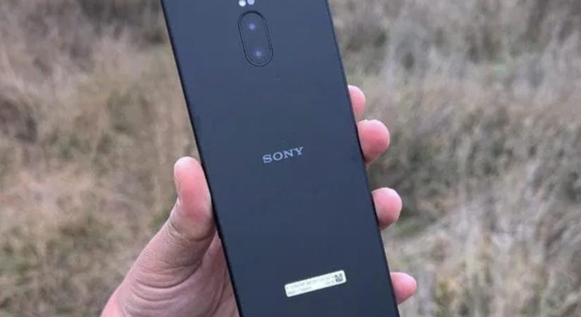 Fillérekért árulják Ukrajnában a Sony soha ki nem adott telefonját