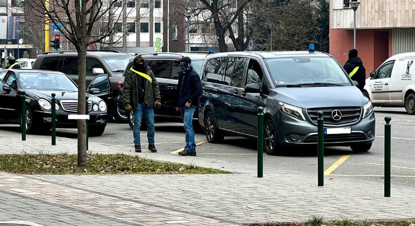 Nagyszabású rendőrségi akció a Vasmű úton