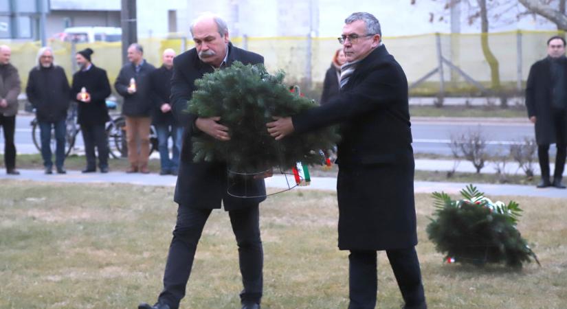 Megemlékezés a kommunizmus áldozatairól Törökszentmiklóson