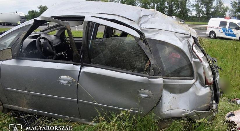 Halálos balesetet okozott az apa Győrben - Elvesztette egyik kislányát