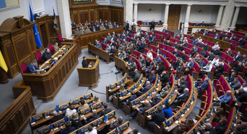 Megszavazta az ukrán parlament, hogy akkor rendeznek elnökválasztást, ha béke lesz