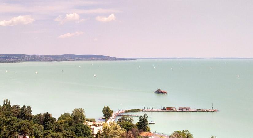 A Balaton jobban meg tudta tartani a napsütés energiáját, ezért nem fagyott be