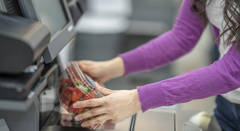 Terjednek az önkiszolgáló kasszák: a Lidl vezet, a Spar és a Tesco követi