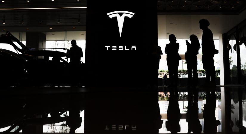 Defektet kapott a Tesla