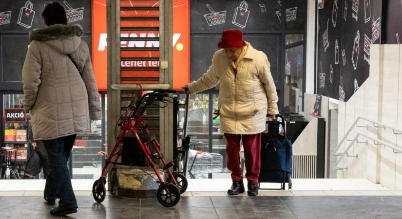 Áfa-visszatérítés nyugdíjasoknak: túl bonyolult a nyugdíjszakértő szerint, egyszerűbb megoldást javasol