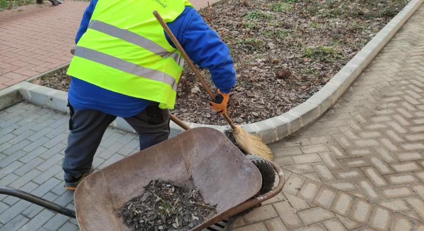 Tavaszra rendbe teszi a város a parkolókat