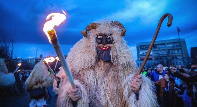 Mohácsi busójárás: idén is elűzik a telet a maskarások