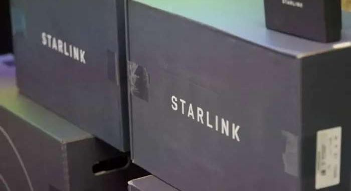 Lengyelország további Starlink terminálokat ad át Ukrajnának