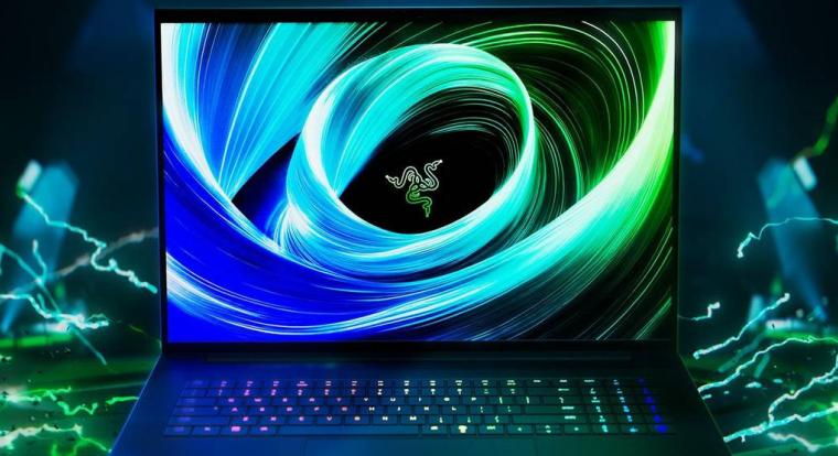 Impozáns gamer laptopot villantott a Razer