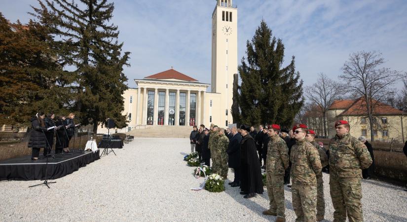 A kommunizmus áldozataira emlékeztek Debrecenben