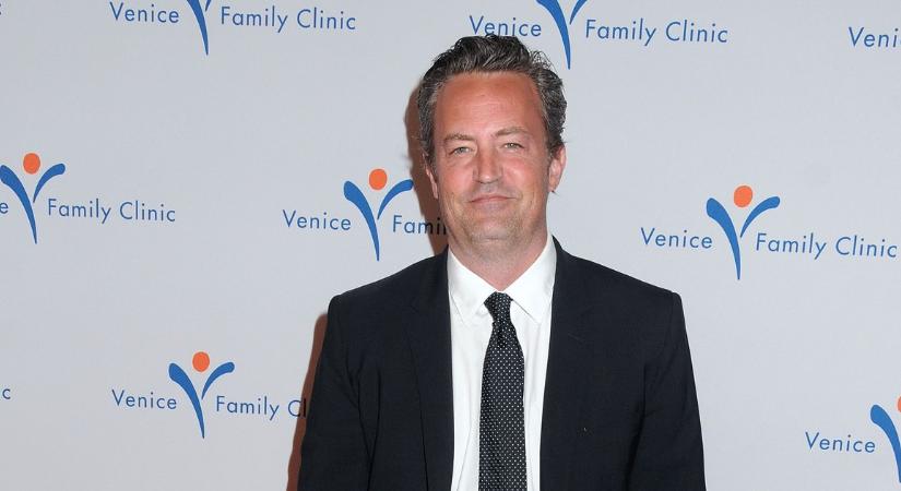 Újabb megrázó részletek derültek ki Matthew Perry haláláról: brutális mennyiségű gyógyszert kapott