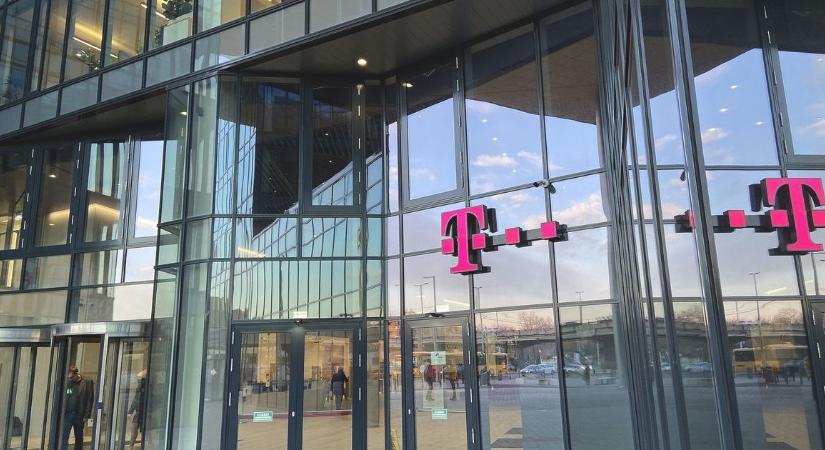 Az inflációs díjemelés mellett kétszeresére nőtt a Magyar Telekom nyeresége, brutális osztalékot fizetnek