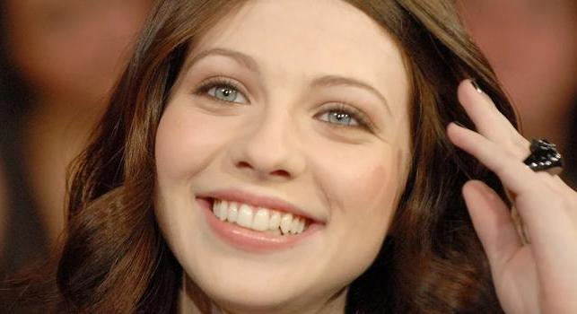 Váratlanul elhunyt Michelle Trachtenberg, a Gossip Girl és a Harriet, a kém színésznője