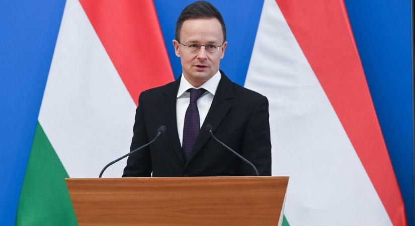 Szijjártó Péter: egy év alatt száz új gyár fog épülni Magyarországon (videó)