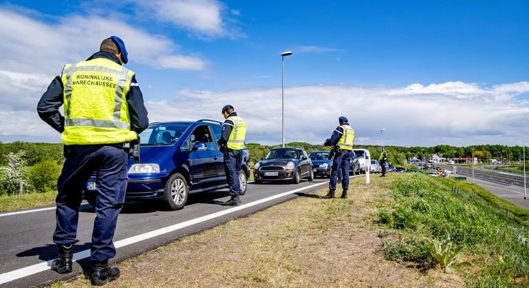 Határzónás börtön vár az illegális bevándorlókra Hollandiában