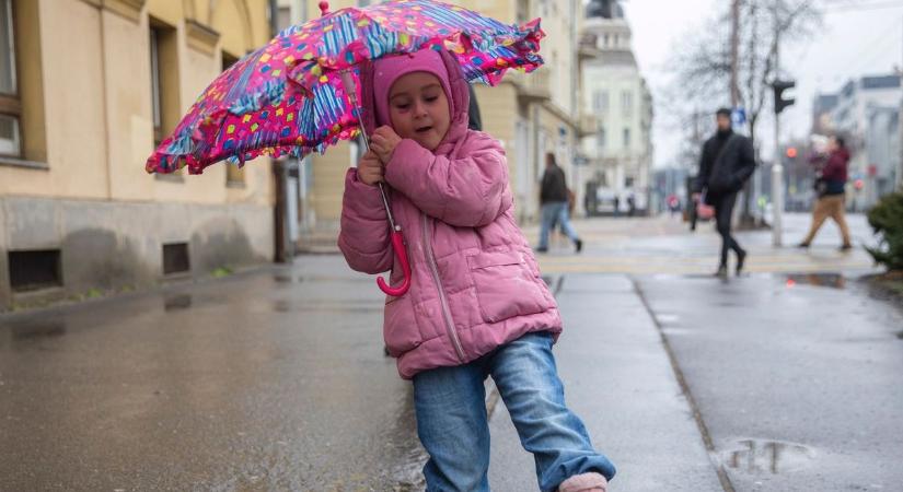 Nem érdemes otthon hagyni az esernyőt csütörtökön Hajdú-Biharban