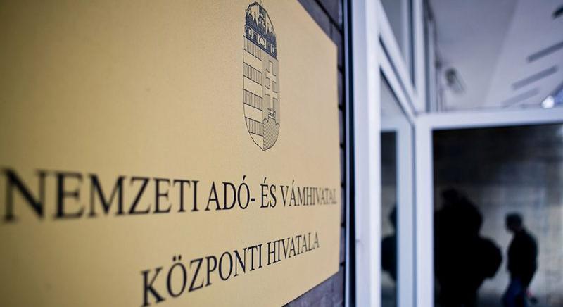 Indulnak az első adategyeztetési felhívások a NAV-nál