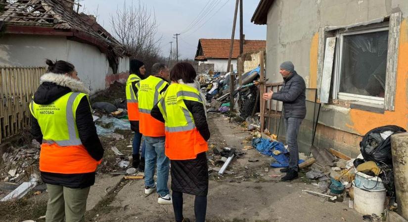 Halomban áll a szemét a karácsondi házaknál, nem nézik tétlenül