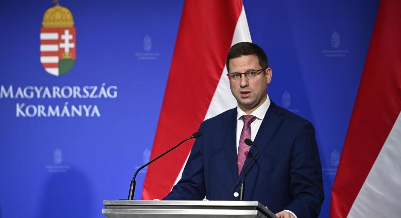 Gulyás Gergely szerint nem vetődött fel, hogy Mészáros Lőrinc láncfűrésszel csökkentse a magyar bürokráciát