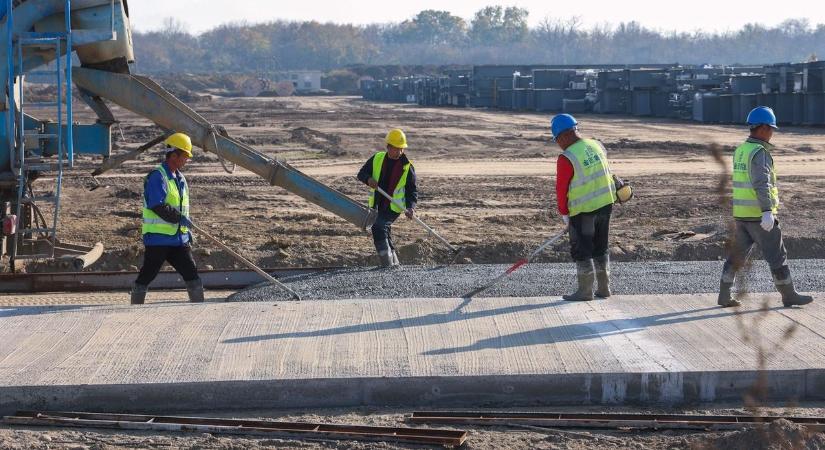 Elárasztották a BYD szegedi gyárát az önéletrajzok: tömegek akarnak ott dolgozni