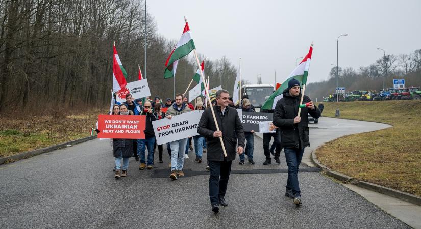 Közösen demonstráltak a cseh, a szlovák, az osztrák és a magyar gazdák