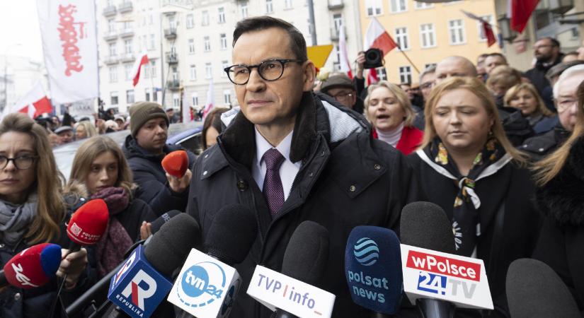 Vádat emeltek Mateusz Morawiecki volt lengyel miniszterelnök ellen