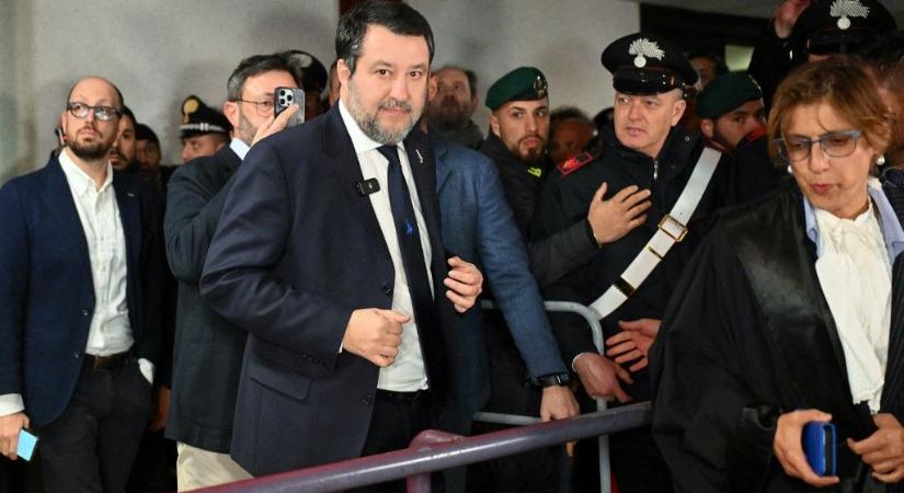 Salvini lealázta von der Leyent: húsz percig tartana ki Ukrajnában, aztán megadná magát