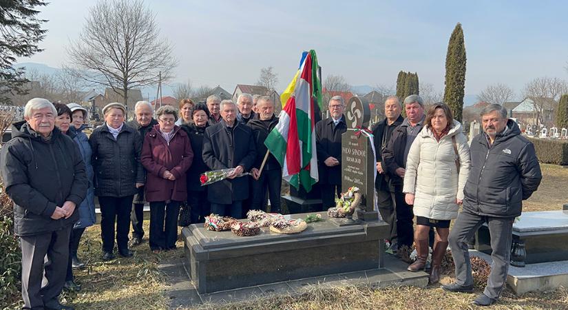 A KMKSZ alapító elnökére emlékeztek Visken