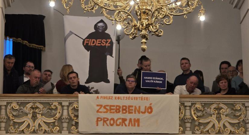 A hallgatóság fújolta a Fidesz frakcióvezetőjét Győrben