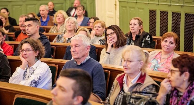 Újabb hangulatkeltés a győri közgyűlésen – Fotók, videó