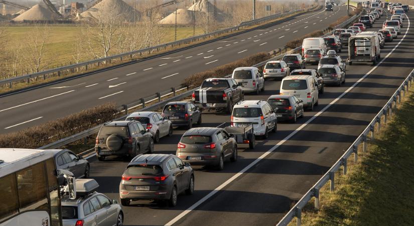 Még az ősszel megkezdődik az M1-es autópálya bővítése