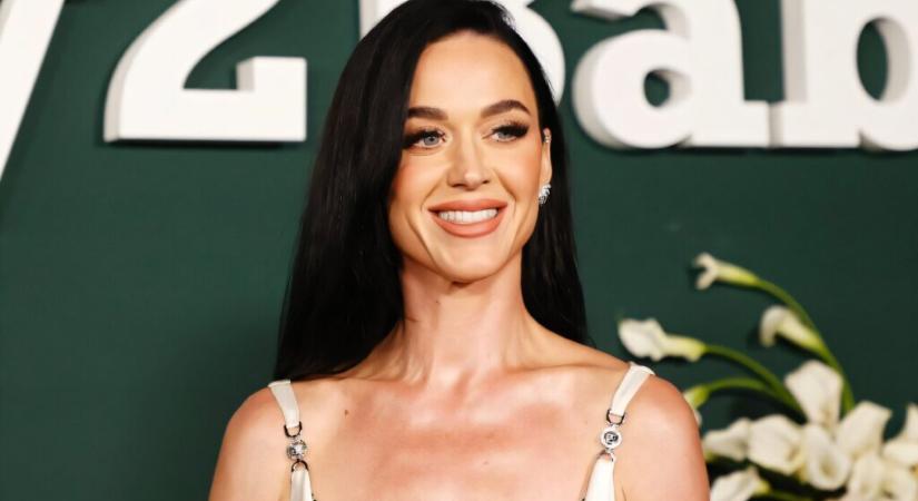 Katy Perry nőkkel utazik az űrbe