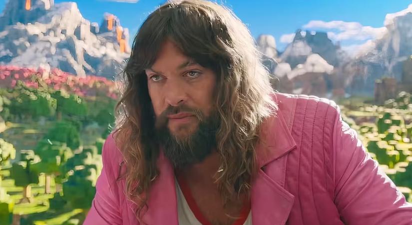 A Minecraft-film végső előzetese egy roppant bizarr kalandot vetít előre, amiben Jason Momoa még egy creepert is felpofoz