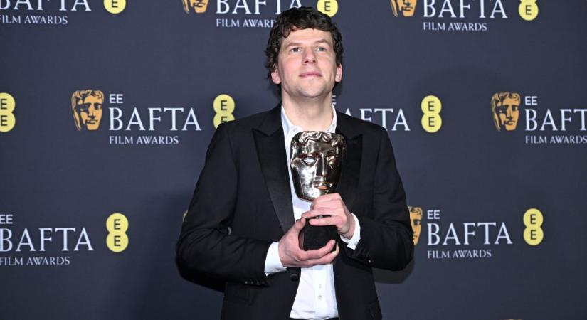 Jesse Eisenberg: a Saul fia minden idők legjobb holokausztfilmje