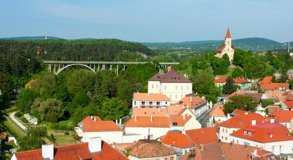 NER-pénzeső: az apróért is lehajolnak a milliárdosok, ha közpénzről van szó