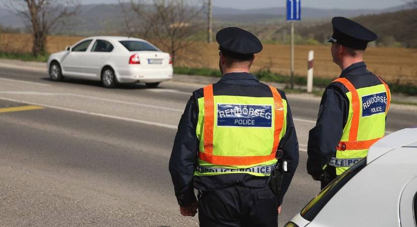 Még a hajdúszoboszlói rendőrök is meglepődtek azon, mit találtak a két fiatal autójában