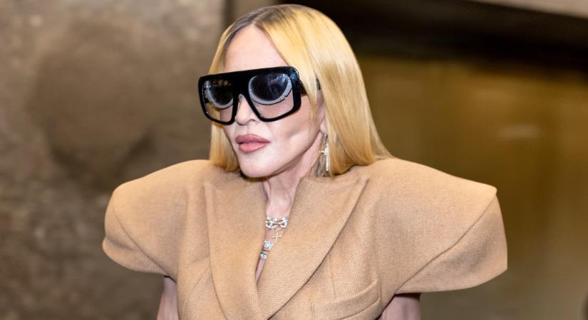 Madonna bizarr fotókkal üzent a világnak, az énekesnő szavai csontig hatolnak