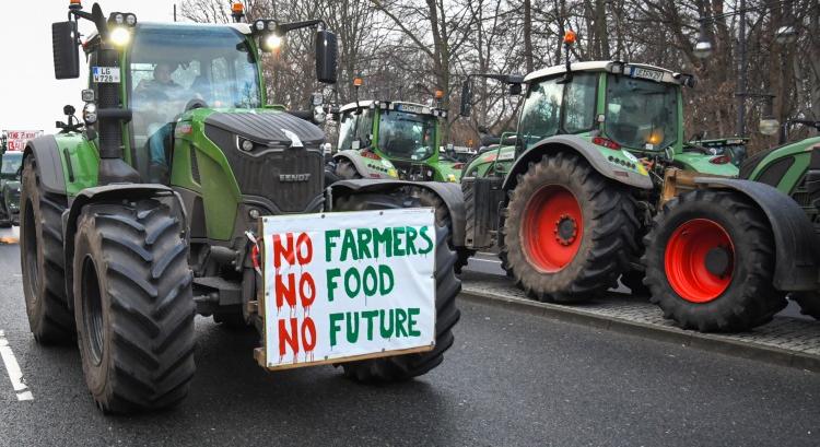 Régiós gazdatüntetést tartottak az EU agrárpolitikája ellen