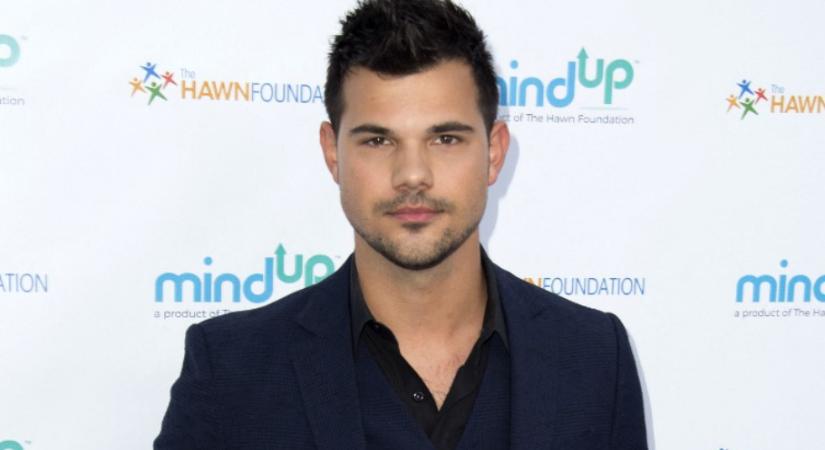 Taylor Lautner nyilvánosan védte meg Selena Gomezt az alakját kritizálókkal szemben