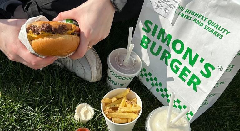 Bejelentést tettek a Simon’s Burger tulajdonosai, irány New York