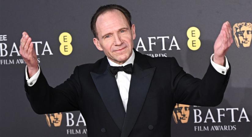 Emberarcú nácitól a vatikáni nyomozóig – mit kell még tennie Ralph Fiennes-nak az Oscarért?