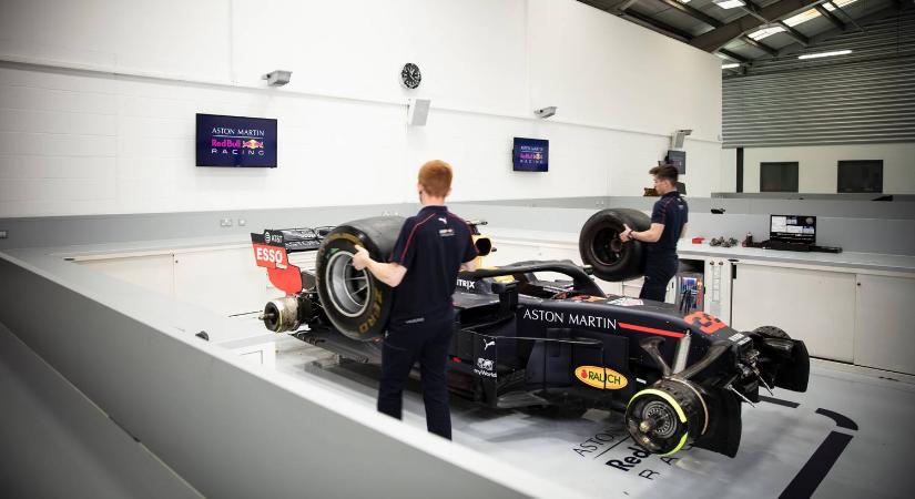 Űrközpont ez, nem autógyár, avagy a Red Bull Racing Milton Keynes-i főhadiszállásán jártunk