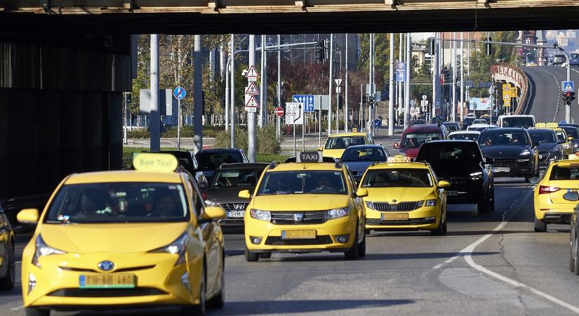 Nagyot drágulhat a taxizás: ez fájni fog a fővárosiaknak