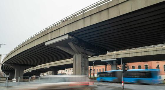 Szombaton elkeződik a Flórián téri felüljárók felújítása, ezekkel a változásokkal kell számolni