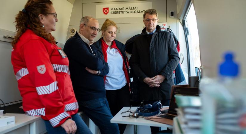 Megnéztük, milyen egy guruló orvosi rendelő - Zalában is működik ilyen