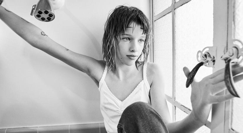 Milla Jovovich lánya akkorát játszott a Fekete Özvegyben, hogy mindenki könnyekben tört ki - legalábbis Milla Jovovich szerint, aki el is nevezte őt "Bébi Özvegynek"